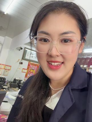 马上过节了,下单蘑菇的也多了,咱家这个蘑菇是纯野生的滑溜溜的炖小鸡炖排骨喜欢吃的,放心下单吧!