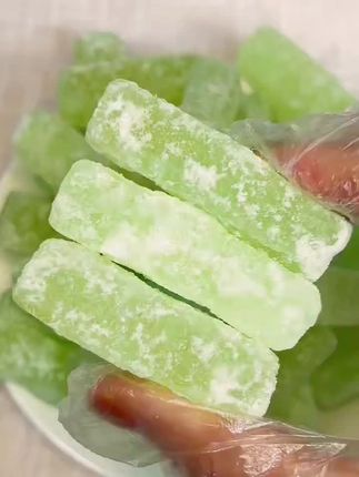 小时候一模一样的味道,清甜不腻!当零食或泡水喝 做馅料都很不错#童年味道 #冬瓜糖 #忘不了的童年味道 #你们吃过吗 #超便宜超划算