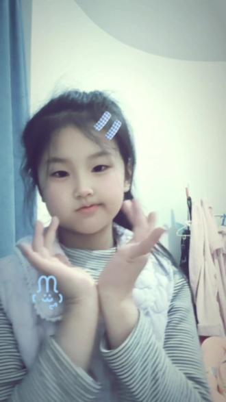 #《原地转了一圈》手势舞