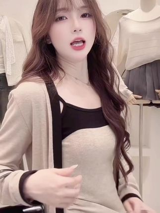 纯欲风撞色设计感修身显瘦吊带背心针织开衫女2025秋季套装#这也太好看了 #仙女必备 #日常分享 @DOU+小助手