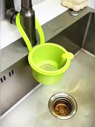 水龙头上挂个沥水篮,沥水收纳两不误!