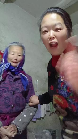 记不住拿本记或转发收藏……财门一打开、愿大家大吉大利大门开、身健健康平安发大财!衣食住行无忧!愿世界动物们都被温柔善待!!!#作者伙伴计划 #大年初一风俗 #善待生命心怀慈悲 #祝愿天下所有的父母健康快乐 #愿世界平安你我无恙