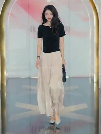 #气质女神穿搭 #时尚洋气套装#减龄显瘦#两件套#穿出自己的风格