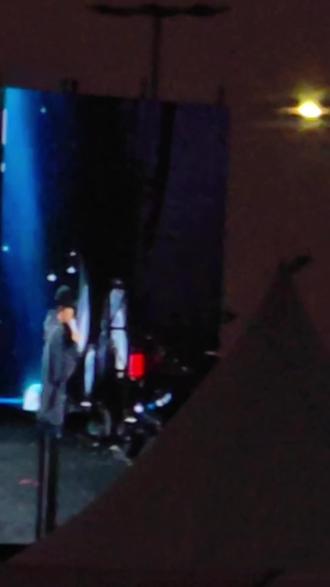 “我本已将燃尽无法返航的温柔,等到你出现后黑夜明目成星空。”如果没有爱我们的距离太远了#薛之谦 #谦友 #薛之谦周深 #占有 #薛之谦音乐节