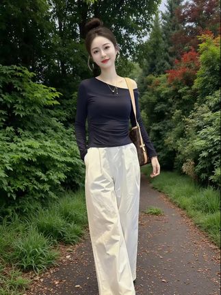 先成为自己的山,再去找心里的海”生活没有同花顺人生的底牌永远是自己.#穿搭 #女装 #今天穿什么 #时髦穿搭 #高级穿搭