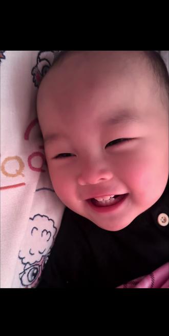 从来没有觉得什么东西是完全属于我的,直到我的宝贝降临。
其实并不是他属于我了,而是我的一颗心,完全属于他了。