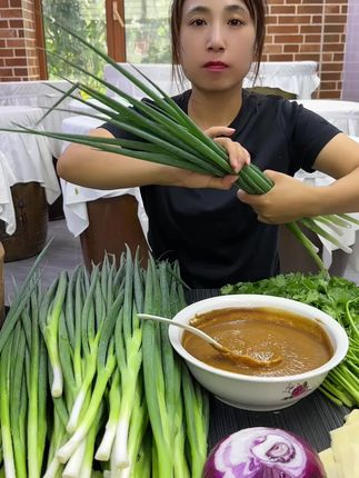 有没有喜欢吃纯东北大酱、老式做法人工打耙、自然发哮东北大酱、今年新酱特别好吃#东北农家酱