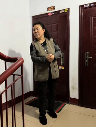 半夜12点多,婆婆突然打电话,我和老公赶紧开车回去,没想到竟然会发生这样的事#记录生活 #保鲜膜套 #自用好物推荐