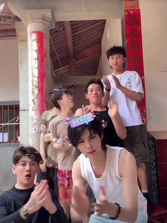 非常打扰组合首次合体直播!@何秋亊 @🔥杰尼龟🔥 @土豆🥔、@啊哈~(大大怪) #何秋亊 #孟令辉 #陈小佳 #乡村男团
