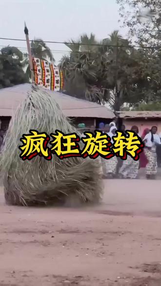 很多人不知道,这个疯狂旋转的干草堆里竟然藏着一个人!