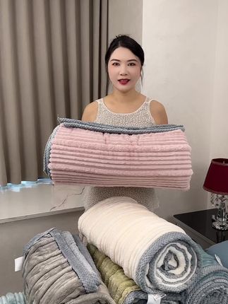 冬天家里备一条这样的牛奶绒毛毯,柔软又舒适#毛毯 #牛奶绒毛毯 #毯子 #牛奶绒毛毯 #家纺床上用品