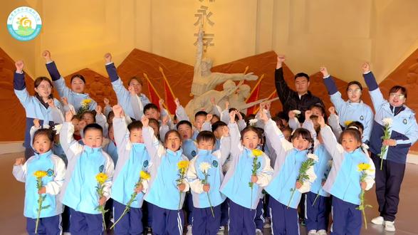 春风寄哀思,松柏守忠魂🌿
以童心之名,立碑寄深情
缅怀革命先烈,传承红色精神
愿吾辈少年,不负韶华,向阳生长✨
#淇水花园幼儿园 #鹤壁#幼儿园