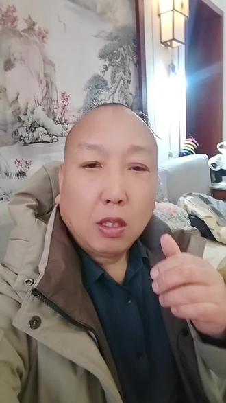 妈妈年轻时候也很漂亮。