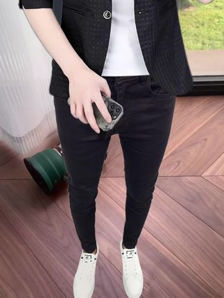 #只做高品质 #牛仔裤穿搭 #牛仔裤 #简约大气 #随意穿搭