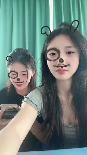 怎么闻到一股臭味@我就闹
#手势舞 #上课日常
