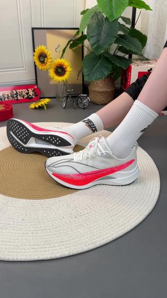 儿子的体考战鞋备好了!陪儿子在商场看中的李宁赤兔9 pro,你们看现在这里才多少!家有孩子要体考的不知道买什么鞋子的,这双可以放心入手!#李宁赤兔9 #跑鞋 #跑鞋推荐 #好鞋推荐#无限回购的宝藏单品