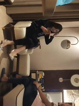 若隐若现的性感,比直白更有魅力#性感女神 #御姐 #姐姐的腿不是腿 #控腿
