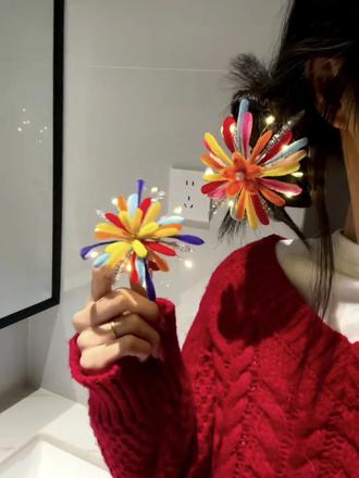 儿童彩色烟花会发光扭扭棒发夹新款宝宝侧边夹新年圣诞节发卡发饰#发饰 #烟花发夹 #新年发饰 #扭扭棒小夜灯 #仙女必备