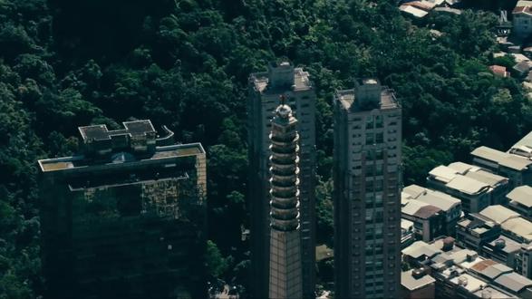 亚历克斯挑战无保护攀登508米大楼,登顶后第一件事居然是自拍#攀岩运动员