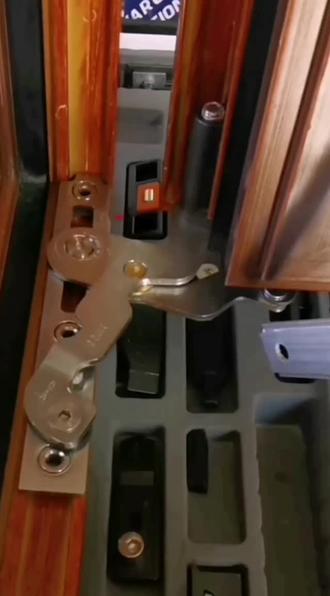 兴亚丝内倒安装全教程!#内倒窗 #内开内倒 #平开改内倒 #金刚网纱窗 #内开内倒窗 @内开内倒王 有什么问题评论区踹我!