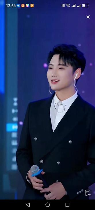 赫铭/智慧baby合唱《天下有情人》太哇塞了,唱的太好听了,赫铭携0112㊗️放下姐生日快乐🎂🎉活动圆满成功🎉🎉🎉@赫铭🎙️⁰¹¹² @赫铭(生活号) @修正堂医药专营店 @智慧baby ¹²⁰³ #舞台现场 #完美组合精彩表演 #这是谁家爱播这么帅气#男神帅爆了