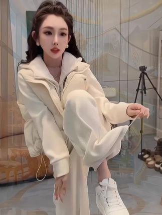 2025秋季新款时尚显瘦气质网红高档套装女百搭宽松大码加绒三件套#优雅气质 #高级感穿搭  #面料柔软舒适#每日分享