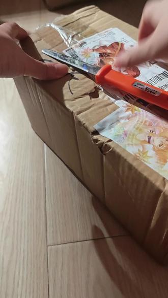 拆一箱黑研!是收物,感谢出物咪!!#排球少年 #排球少年周边 #黑尾铁朗 #孤爪研磨 #周边