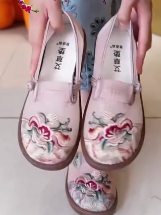 【闰月鞋】意迪森一脚蹬透气防滑妈妈中老年民族风平底老北京布鞋女#老北京布鞋 #好穿不累脚 #软底软面穿上超舒服 #透气舒适不臭脚 #脚宽脚胖都可以