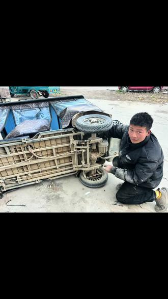 😂雅迪三轮车减震电机更换中#三轮车电机