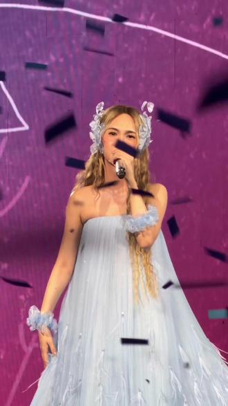 不懂事的彩带 你挡住我和丞琳对视了🤣
#杨丞琳 #不被祝福的幸福 #杨丞琳南昌演唱会 #直拍现场