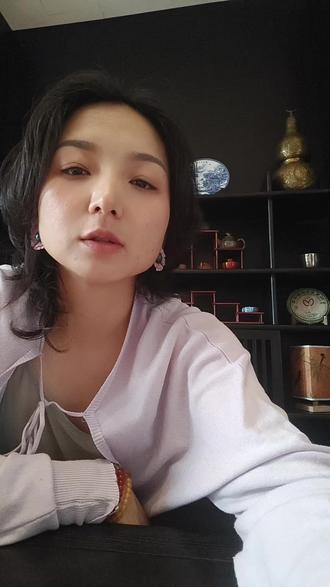 长发里的古老智慧 古人全民蓄长发,暗藏养生玄机。
小众视角,不求认同,只求交流#古中医养生