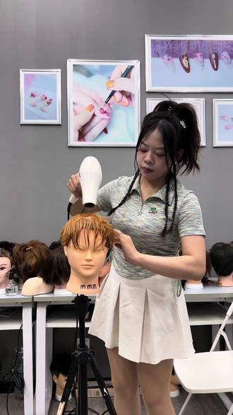 今天学习褪色染潮色😁 #00后 #00后学美发#女托尼 #漂发染发 #染发vlog