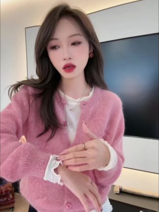 【陈陈私服】时尚纯色百搭亲肤柔软打底内搭小衫#小个子穿搭 #时尚穿搭 #强烈推荐 #秋冬穿搭 #甜美穿搭