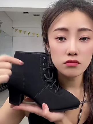 高帮牛津帆布舞鞋跳舞日常都能穿特别显脚秀气不挑脚型秋天穿它还护脚踝真心推荐#高帮鞋#舞蹈鞋#好鞋推荐@DOU+小助手