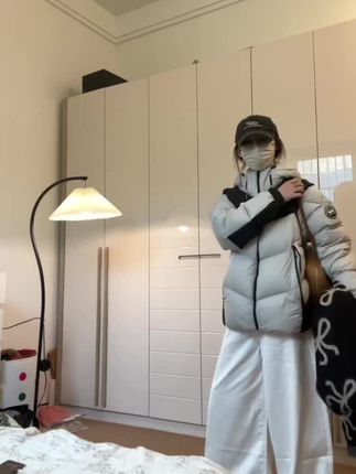 秋冬鹅绒羽绒服我先穿了#慵懒风穿搭 #极简主义 #穿搭女装 #鹅绒羽绒服 #骆驼羽绒服
