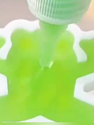 这款儿童魔幻3D水精灵玩具太有意思啦!无毒材质放心玩,把溶液滴进水里瞬间凝固成可爱造型,像变魔法般神奇~还有钓鱼箱设计,做好的水精灵能变身“小鱼”玩钓鱼游戏?? 手工DIY锻炼创造力,亲子一起玩互动感拉满,是益智又解压的哄娃神器!#儿童玩具 #手工DIY玩具 #成型材料 #亲子互动玩具 #益智玩具