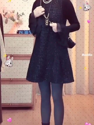 小香风黑色马甲连衣裙女秋冬时尚法式亮丝宽松显瘦遮肉外搭无袖裙#时尚气质穿搭