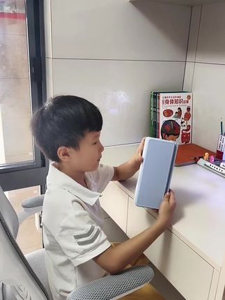 一年级#新文具盒 到了,现在的文具都这么卷了吗?既是文具盒,又是阅读书架,还可以当手写板,孩子爱不释手#开学必备文具 #文具盒 #多功能文具盒阅读书架 #一年级文具盒推荐