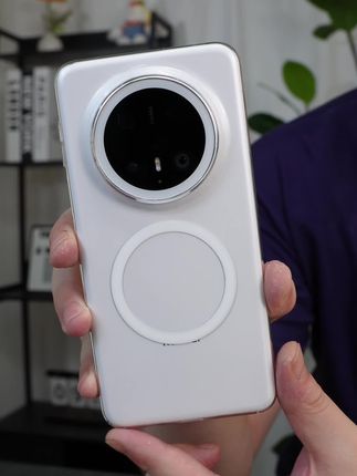 不给你换手机壳的机会,省心了,因为它不会大发黄氧化 #华为mate60pro手机壳#华为mate70pro #华为mate70手机壳 #华为mate70pro手机壳#一代人有一代人的开学装备