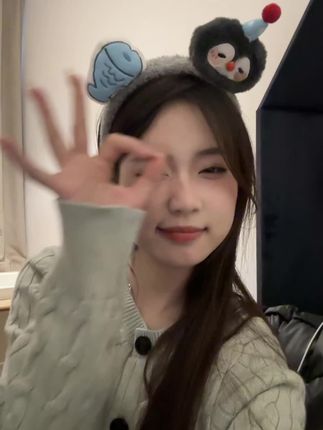 好朋友 你会给我安排上的 对吧~· #可爱到爆炸💥 #发箍这样戴好美 #甜妹 #发饰头饰