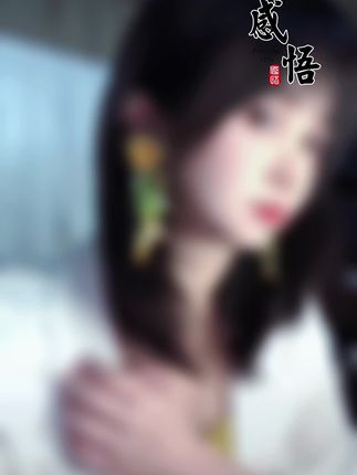 #耳环 #耳环控 #耳环搭配 #耳环饰品 #耳饰 @巨量千川 每一对耳环都在说:你不必追赶潮流,因为你本身,就是风格。