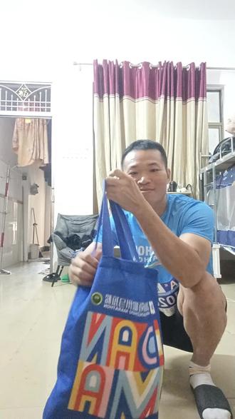 2025年儋州马拉松,在规定6小时内跑完42公里,就有完赛包,看看里面有什么?