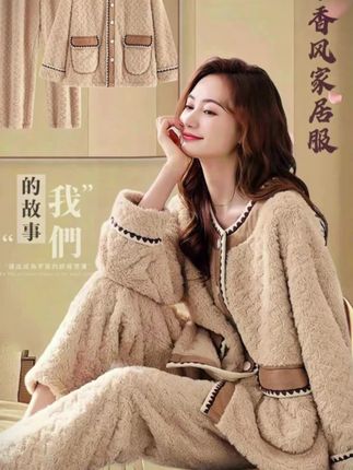 秋冬新款!暖呼呼可以外穿的小香风家居服来了~#可外穿居家服 #舒适生活必备#睡衣控#保暖穿搭 #家居服套装