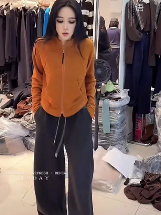 立领外套#高级感穿搭 #休闲减龄穿搭 #初秋一周不重样穿搭 #穿搭小心机 @DOU+上热门 @DOU+小助手
