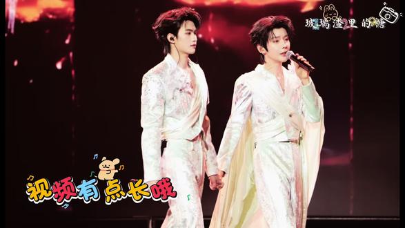 手搓两天的视频 视频太长 分段发出#向全世界安利你们 #这是一场绝版的演唱会 #云熠香港演唱会