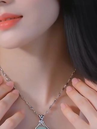 钛钢项链 银色福袋吊坠项链气质轻奢锁骨链百搭时尚精致礼物女士#美出新高度 #超好看 #时尚搭配 #美爆了 #女神的礼物