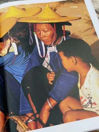看着八九十年代的老照片,突然发现,我们怀念的不仅是过去,还有回不去的自己!#一代人的回忆 #老照片里的旧时光 #老照片#早春的中国