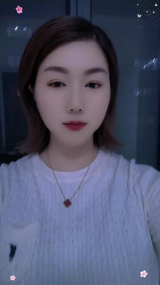 各位姐妹们,你们会也约完了。我在垃圾桶旁等了好久了。你们什么时候出来丢礼物。我还等着捡了。