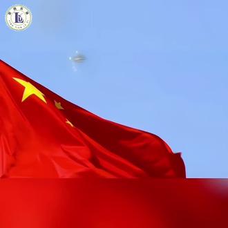 #对学生进行爱国主义教育 #升旗仪式
我是宣讲人:杨思成。👦🏻🇨🇳
站在国旗下,第一次成为那个“讲故事的人”。
那句“风里都是青草和希望的味道”,大概就是我对此刻最深的纪念。
仪式虽短,心中长流。谢谢这个清晨,谢谢每一位伙伴。
📝宣讲人:任务达成。