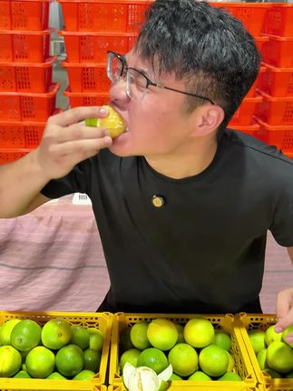 能吃出小时候味道的冰糖橙你吃过吗?这个就是来自云南冰糖橙#香甜多汁#云南冰糖橙#新鲜采摘